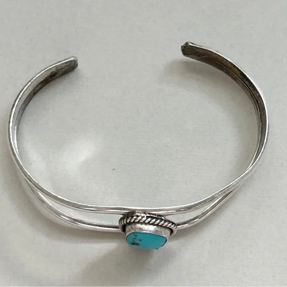 Vintage Southwestern Turquoise Sterling Silver Cuff Bracelet